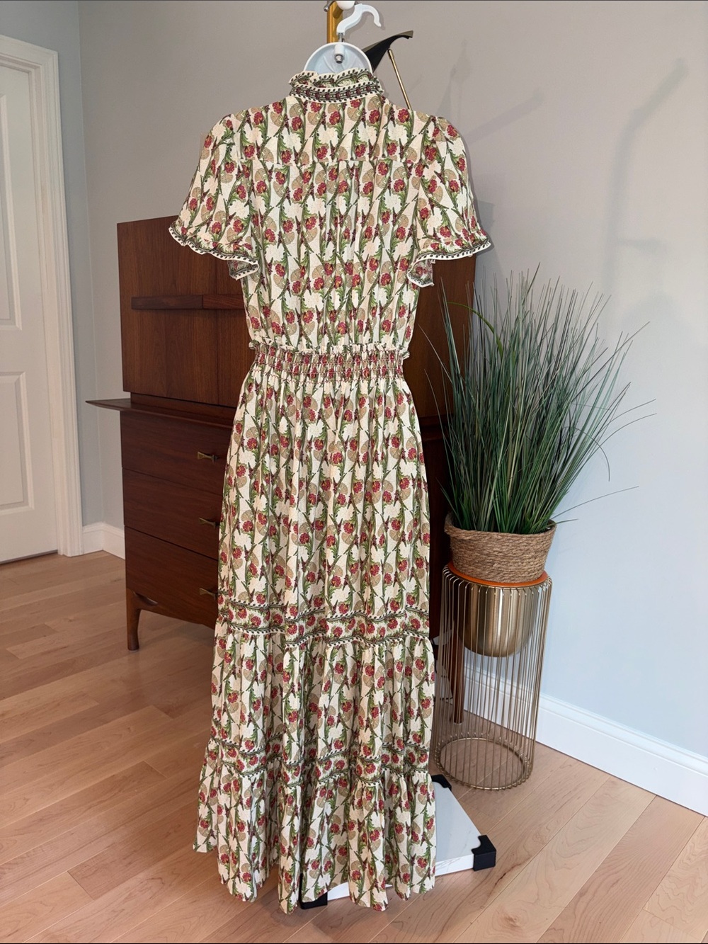 Max Studio Floral Maxi Dress in Cream and Green - Picture 3 of 6